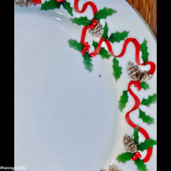 🆕VTG▪️RETRONEU▪️Set of 4 HOLIDAY RIBBONS 7.25" Gold Trim Porcelain Plates - Picture 6 of 6